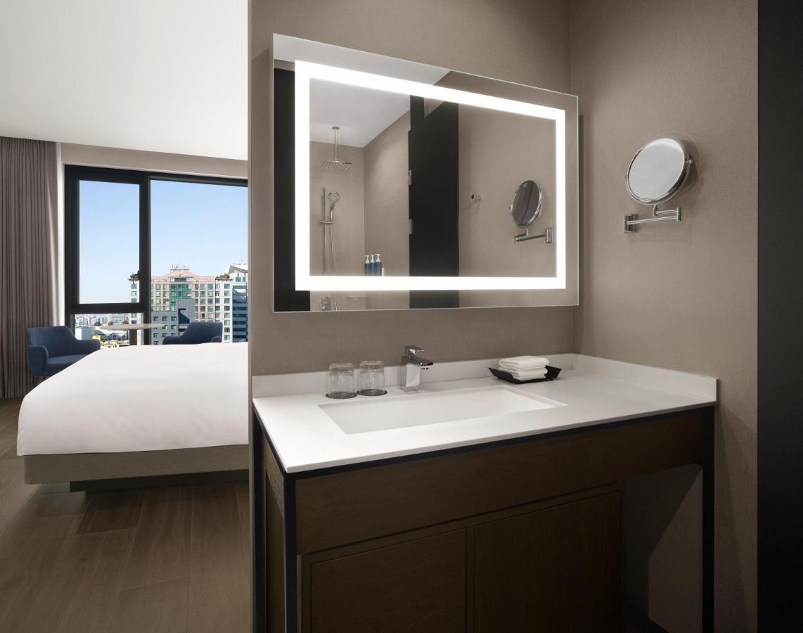 Four Points By Sheraton Suwon Exterior photo