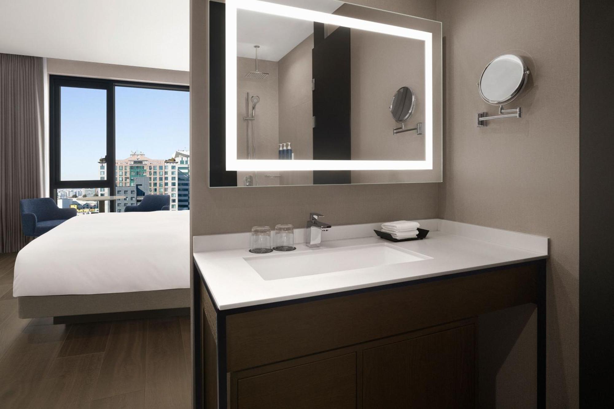 Four Points By Sheraton Suwon Exterior photo